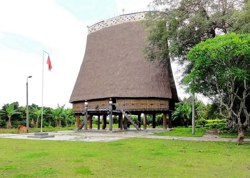 Du lịch Kon Tum: 6 điểm đến ấn tượng bạn cần ghi nhớ - Du lịch Việt Nam - Cầu treo Kon Klor Chư Mom Ray Du lịch Kon Tum Nhà rông Kon Klor Nhà thờ gỗ Sông Đắk Bla Thác Pa Sỹ Du lịch Kon Tum: 6 điểm đến ấn tượng bạn cần ghi nhớ - Du lịch Việt Nam - Cầu treo Kon Klor Chư Mom Ray Du lịch Kon Tum Nhà rông Kon Klor Nhà thờ gỗ Sông Đắk Bla Thác Pa Sỹ