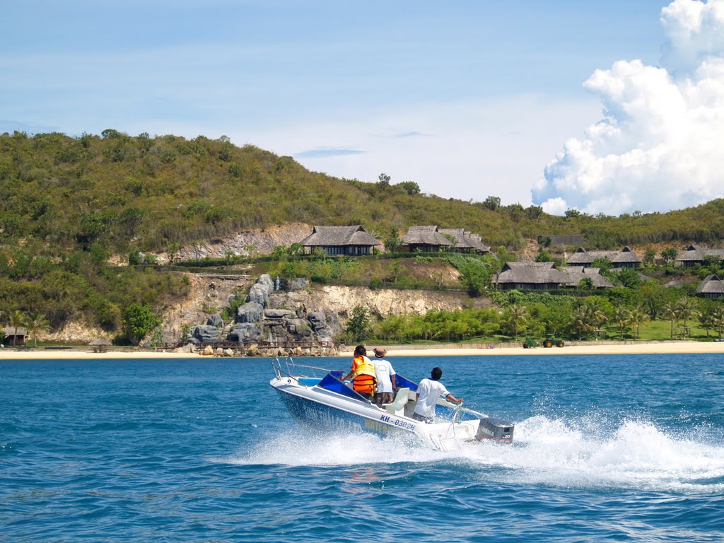 5 bãi biển đẹp ở Nha Trang giúp giải nhiệt ngày hè - Du lịch Việt Nam - Bãi biển Dốc Lết bãi biển đẹp bãi biển đẹp ở Nha Trang Bãi Dài Bãi Hòn Nội Bãi Hòn Tằm bãi tắm đôi Nha Trang du lịch Nha Trang 5 bãi biển đẹp ở Nha Trang giúp giải nhiệt ngày hè - Du lịch Việt Nam - Bãi biển Dốc Lết bãi biển đẹp bãi biển đẹp ở Nha Trang Bãi Dài Bãi Hòn Nội Bãi Hòn Tằm bãi tắm đôi Nha Trang du lịch Nha Trang