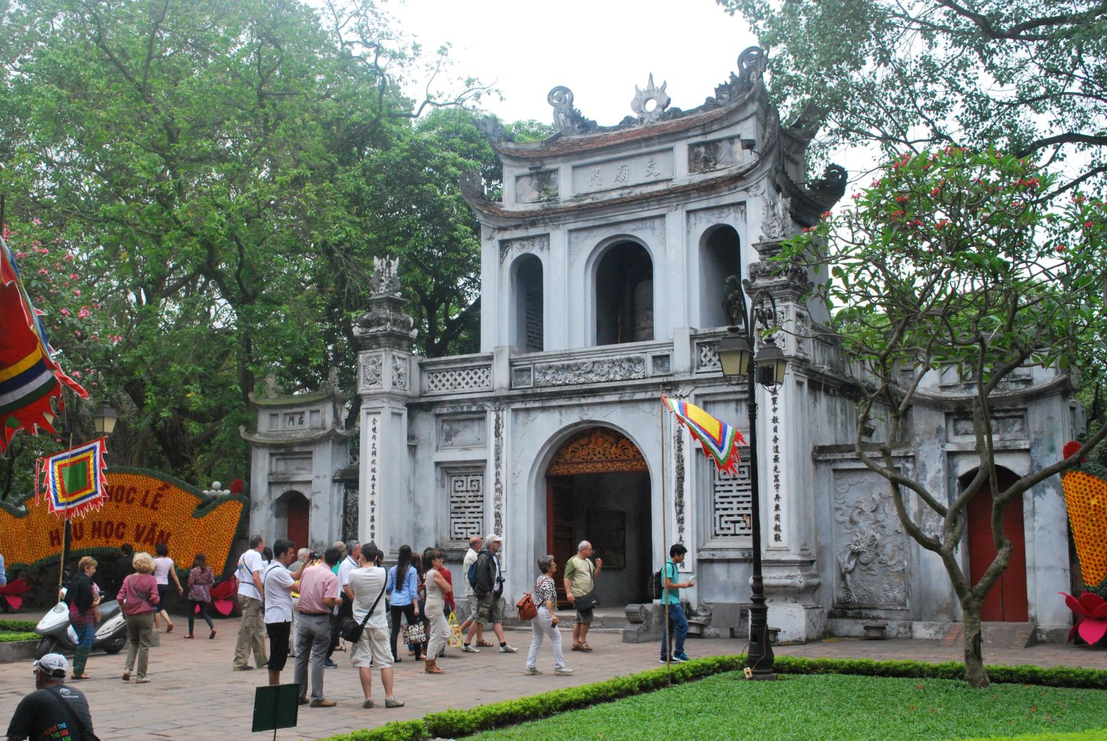 7 địa điểm du lịch Hà Nội nổi tiếng hút khách nhất - Du lịch Việt Nam - Cầu Long Biên Chợ Đồng Xuân Chùa Một Cột địa điểm du lịch Hà Nội Hồ Hoàn Kiếm Lăng Chủ tịch Hồ Chí Minh Phố cổ Hà Nội Văn Miếu Quốc Tử Giám 7 địa điểm du lịch Hà Nội nổi tiếng hút khách nhất - Du lịch Việt Nam - Cầu Long Biên Chợ Đồng Xuân Chùa Một Cột địa điểm du lịch Hà Nội Hồ Hoàn Kiếm Lăng Chủ tịch Hồ Chí Minh Phố cổ Hà Nội Văn Miếu Quốc Tử Giám