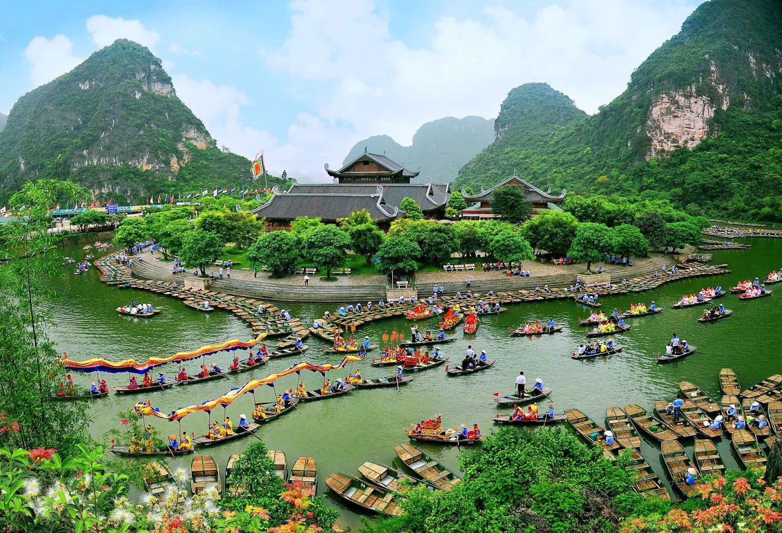 6 địa điểm du lịch Ninh Bình đẹp tựa chốn bồng lai - Du lịch Việt Nam - Chùa Bái Đính Du lịch Ninh Bình Đầm Vân Long địa điểm du lịch Ninh Bình Động Am Tiên Hang Múa Quần thể danh thắng Tràng An Tam Cốc – Bích Động 6 địa điểm du lịch Ninh Bình đẹp tựa chốn bồng lai - Du lịch Việt Nam - Chùa Bái Đính Du lịch Ninh Bình Đầm Vân Long địa điểm du lịch Ninh Bình Động Am Tiên Hang Múa Quần thể danh thắng Tràng An Tam Cốc – Bích Động