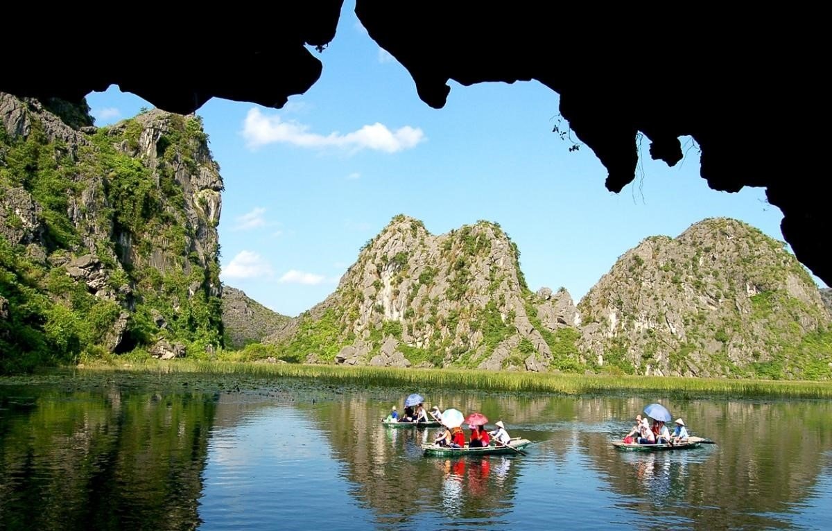 6 địa điểm du lịch Ninh Bình đẹp tựa chốn bồng lai - Du lịch Việt Nam - Chùa Bái Đính Du lịch Ninh Bình Đầm Vân Long địa điểm du lịch Ninh Bình Động Am Tiên Hang Múa Quần thể danh thắng Tràng An Tam Cốc – Bích Động 6 địa điểm du lịch Ninh Bình đẹp tựa chốn bồng lai - Du lịch Việt Nam - Chùa Bái Đính Du lịch Ninh Bình Đầm Vân Long địa điểm du lịch Ninh Bình Động Am Tiên Hang Múa Quần thể danh thắng Tràng An Tam Cốc – Bích Động