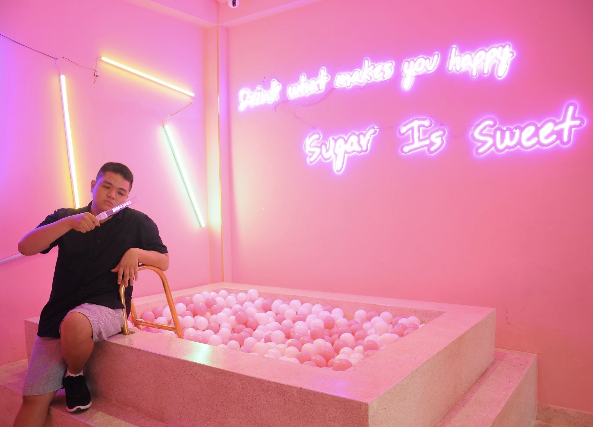 5 quán trà sữa màu hồng tại Sài Gòn đẹp như studio - Du lịch Việt Nam - Cupcake Sweet + Sour Mato House Oday Tea Vietnam PinkyDiamond Tea quán trà sữa quán trà sữa màu hồng quán trà sữa ở Sài Gòn R&B Pink 5 quán trà sữa màu hồng tại Sài Gòn đẹp như studio - Du lịch Việt Nam - Cupcake Sweet + Sour Mato House Oday Tea Vietnam PinkyDiamond Tea quán trà sữa quán trà sữa màu hồng quán trà sữa ở Sài Gòn R&B Pink