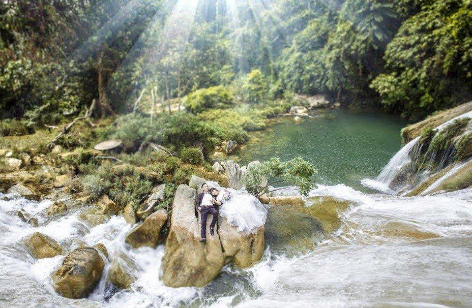 5 địa điểm du lịch Tuyên Quang nổi tiếng hấp dẫn mọi du khách - Du lịch Việt Nam - du lịch Du lịch Tuyên Quang địa điểm du lịch Tuyên Quang hồ Na Hang Khu di tích Tân Trào suối khoáng Mỹ Lâm Thác Bản Ba thác Mơ 5 địa điểm du lịch Tuyên Quang nổi tiếng hấp dẫn mọi du khách - Du lịch Việt Nam - du lịch Du lịch Tuyên Quang địa điểm du lịch Tuyên Quang hồ Na Hang Khu di tích Tân Trào suối khoáng Mỹ Lâm Thác Bản Ba thác Mơ