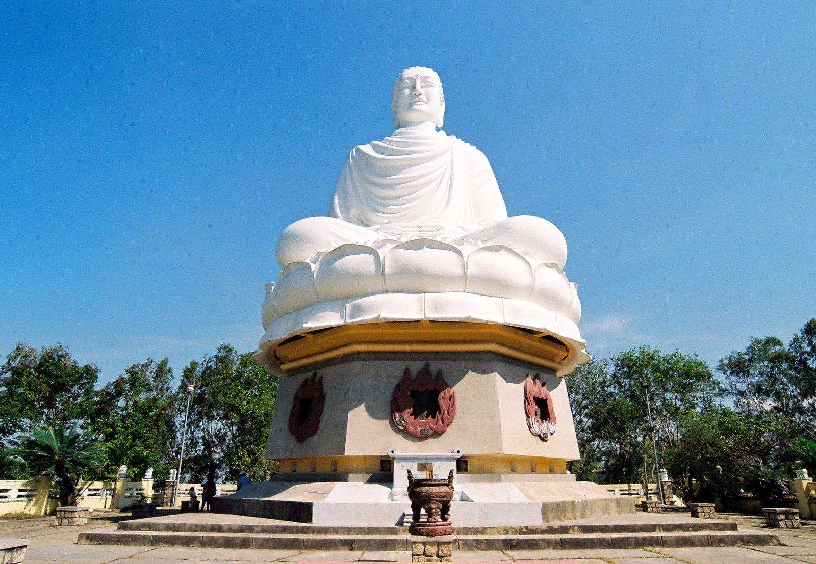4 ngôi chùa nổi tiếng bậc nhất ở Nha Trang - Du lịch Việt Nam - chùa Hải Đức chùa Linh Phong chùa Long Sơn chùa Từ Tôn du lịch Nha Trang ngôi chùa nổi tiếng ở Nha Trang 4 ngôi chùa nổi tiếng bậc nhất ở Nha Trang - Du lịch Việt Nam - chùa Hải Đức chùa Linh Phong chùa Long Sơn chùa Từ Tôn du lịch Nha Trang ngôi chùa nổi tiếng ở Nha Trang