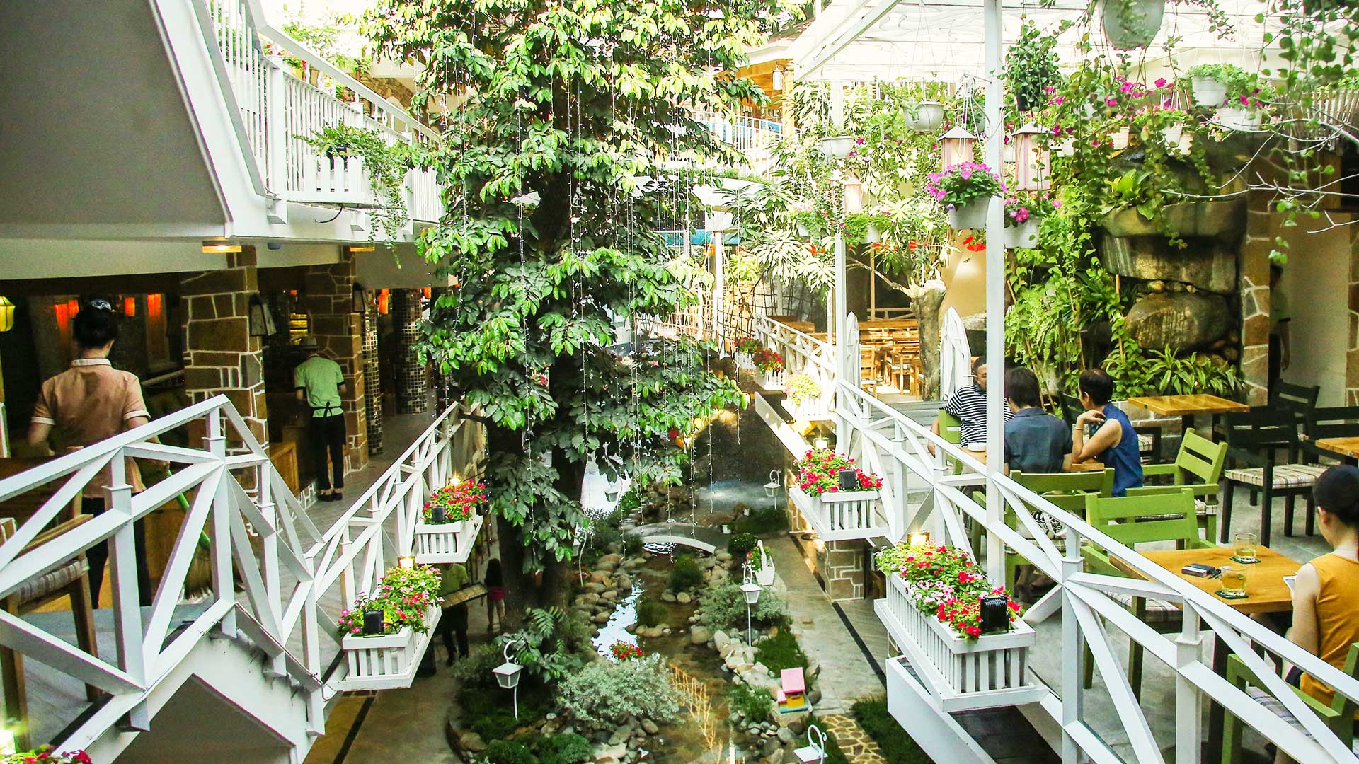 5 quán cà phê sân vườn ở Sài Gòn giúp tránh nóng ngày hè - Du lịch Việt Nam - City Garden Cafe Du Miên Garden Cafe Family Gardens Cafe Miền Thảo Mộc Oasis Cafe quán cà phê ở Sài Gòn quán cà phê sân vườn ở Sài Gòn 5 quán cà phê sân vườn ở Sài Gòn giúp tránh nóng ngày hè - Du lịch Việt Nam - City Garden Cafe Du Miên Garden Cafe Family Gardens Cafe Miền Thảo Mộc Oasis Cafe quán cà phê ở Sài Gòn quán cà phê sân vườn ở Sài Gòn