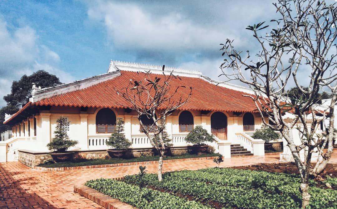 5 ngôi nhà cổ ở miền Tây sở hữu vẻ đẹp độc đáo và xưa cũ - Du lịch Việt Nam - ngôi nhà cổ ở miền Tây Nhà cổ Bình Thủy Nhà cổ Huỳnh Phủ Nhà cổ Huỳnh Thủy Lê Nhà cổ trăm cột Trần Văn Hoa Nhà công tử Bạc Liêu 5 ngôi nhà cổ ở miền Tây sở hữu vẻ đẹp độc đáo và xưa cũ - Du lịch Việt Nam - ngôi nhà cổ ở miền Tây Nhà cổ Bình Thủy Nhà cổ Huỳnh Phủ Nhà cổ Huỳnh Thủy Lê Nhà cổ trăm cột Trần Văn Hoa Nhà công tử Bạc Liêu